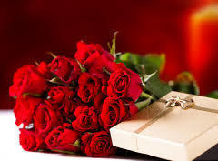 bouquet rose rosse brillante
